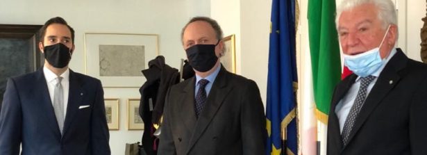 Giornata Nazionale della Bandiera a Londra: incontro del Console Generale Villani con i delegati dell’Associazione Nazionale Insigniti dell’Ordine al Merito della Repubblica Italiana
