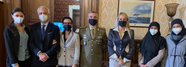 Il sottosegretario alla Difesa Stefania Pucciarelli sull’Afghanistan: “necessario assicurare assistenza umanitaria e promozione diritti umani per tutti per non tornare indietro di 20 anni”