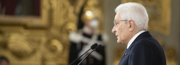 Il Presidente Mattarella ai referendari di nuova nomina della Corte dei Conti: il presidio che la Corte esercita in tutte le sedi delle sue attribuzioni sul corretto uso delle pubbliche risorse è l’elemento unificante delle sue funzioni. Rifuggire da logiche corporative che snaturano e deprimono la figura del magistrato