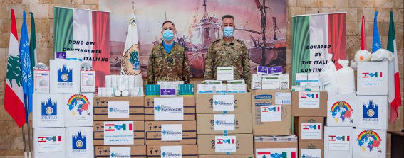 I Caschi Blu italiani della missione UNIFIL donano medicinali al comando delle LAF, Forze Armate libanesi