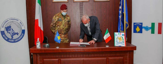 KFOR, il contingente italiano realizza due importanti progetti di cooperazione civile-militare nel settore medico, governativo e scolastico a favore della popolazione del Kosovo