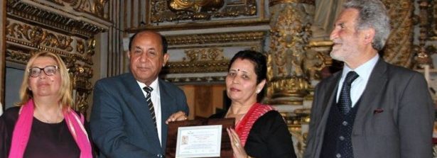 La giuria presieduta da Sethi Krishan Chand ha scelto il poeta italiano tra 132 nomination da tutto il mondo