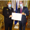 L’Ambasciatore Guariglia consegna onorificenza al Commissario della Polizia spagnola Antonio Jesús Martínez Duarte