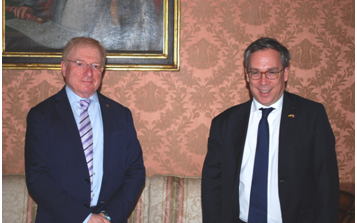 L’Ambasciatore del Regno Unito Edward Llewellyn in visita alla Prefettura di Cagliari