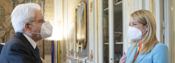 Il Presidente Mattarella e la Presidente Metsola hanno incontrato una rappresentanza di studenti delle scuole ambasciatrici del Parlamento europeo