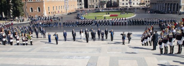 76° anniversario della Repubblica Italiana, il messaggio del Presidente Mattarella alle Forze Armate: “L’Italia e tutta la comunità internazionale hanno un ruolo centrale nel favorire il dialogo. Dobbiamo farlo uniti, insieme”