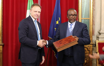 Cooperazione, incontro tra il Ministro Lollobrigida e l’omologo del Kenya Linturi: “Collaborazione proficua”