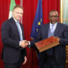 Cooperazione, incontro tra il Ministro Lollobrigida e l’omologo del Kenya Linturi: “Collaborazione proficua”