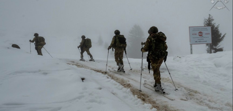 Kosovo Force,  Regional Command West: unità italiane in pattugliamento invernale