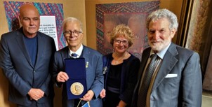 Missione a Roma del presidente del Centro Studi Federico II, Giuseppe Di Franco, con la consegna del Medaglione – Sigillo federiciano ad alcune personalità del mondo dell’arte, della cultura e del giornalismo