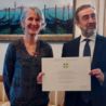Onorificenza di Cavaliere dell’Ordine della Stella d’Italia alla scrittrice e traduttrice norvegese Kristin Sørsdal