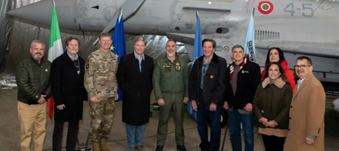 Una delegazione del Congresso USA in visita alla Task Force Air “Gladiator” dell’Aeronautica Militare italiana, operativa in Romania