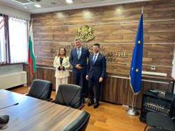 L’Ambasciatrice d’Italia a Sofia Giuseppina Zarra ha incontrato il Ministro per lo Sviluppo Regionale e i Lavori Pubblici Andrey Tsekov