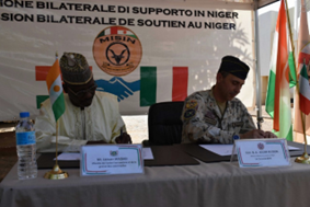 MISIN, prosegue il supporto alle Istituzioni del Niger da parte del Contingente italiano: donato un minivan