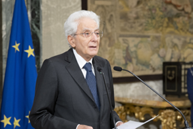 Cerimonia del Ventaglio con l’Associazione Stampa Parlamentare. Mattarella: “All’informazione libera e indipendente le istituzioni devono riconoscimento e tutela massima”