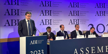 Il Ministro Giorgetti all’assemblea di ABI: Indispensabile e urgente un accordo per allungare la  durata dei mutui a tasso variabile . Limitare l’impatto del rialzo di costi su famiglie e imprese