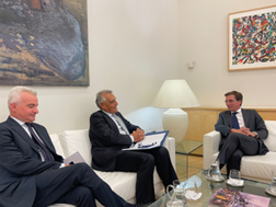 L’Ambasciatore d’Italia a Madrid, Giuseppe Buccino Grimaldi incontra il Sindaco di Madrid José Luis Martínez-Almeida