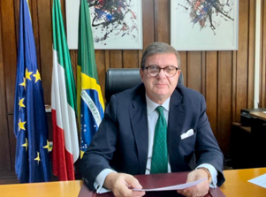 Brasile, l’Ambasciatore d’Italia Francesco Azzarello si congeda dalla collettività : “In questi quasi quattro anni ho avuto il privilegio di servire in questo grande Paese, unito al nostro da storici legami di sangue grazie a 32 milioni di italo-discendenti”