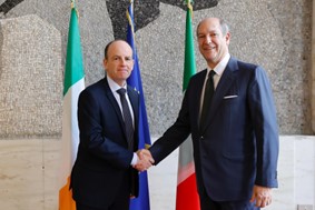 Il Segretario Generale della Farnesina Guariglia incontra l’omologo irlandese Hackett