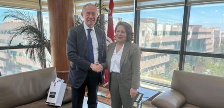 Piano Mattei, Ministro Urso: “Consolidare cooperazione tra Italia e Tunisia su materie prime critiche e connettività energetica”