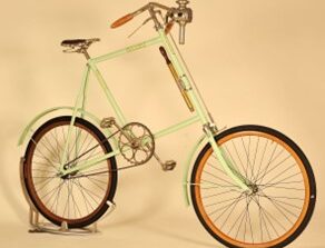 Toscana, “Sono biclista!” : Torre del Lago festeggia la tappa del Giro d’Italia con una mostra di velocipedi e biciclette del tempo di Puccini 