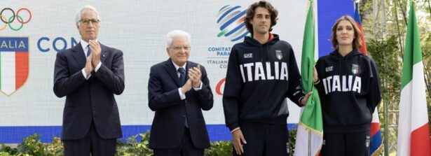 Mattarella consegna il tricolore agli atleti in partenza per i Giochi Olimpici e Paralimpici di Parigi: “Lancerete un messaggio di convivenza, amicizia, collaborazione”