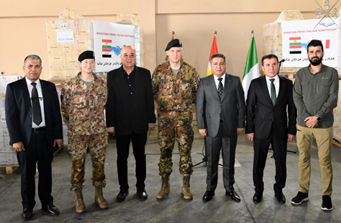 Erbil: proseguono le iniziative del Contingente italiano a favore delle popolazioni del Kurdistan, donati materiale scolastico, medicinali, dispositivi elettro-medicali e completi sportivi