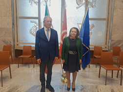 Italia-Tunisia, il Ministro Urso ha incontrato il ministro dell’Industria Chiboub: focus su energia rinnovabile, intelligenza artificiale e materie prime critiche