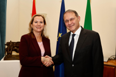 Italia-Paesi Bassi, il Vice Ministro Cirielli incontra la Ministra della Cooperazione e del Commercio Klever