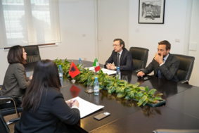 Albania, incontro dell’Ambasciatore d’Italia a Tirana Alberti con la Ministra della Salute e della Tutela Sociale Koçiu