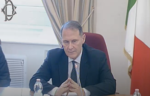 Commissione Esteri Camera, il Vice Ministro degli Esteri Cirielli risponde all’interrogazione della deputata Onori (Azione – ripartizione Europa) sul potenziamento dei servizi consolari per il rilascio della CIE