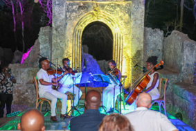 Kenya, il concerto “Italian Classical Music. Under the Light of Gede Ruins” presso il Gedi National Monument