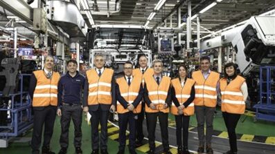 L’Ambasciatore d’Italia in Spagna, Giuseppe Buccino Grimaldi ha visitato lo stabilimento Iveco a Madrid