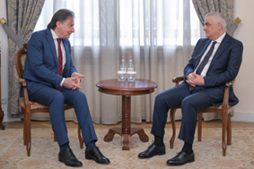 Armenia, incontro dell’Ambasciatore d’Italia Ferranti con il Vicepremier Grigoryan
