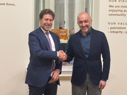 L’Ambasciatore d’Italia a Kiev Formosa incontra il Governatore della Banca Nazionale dell’Ucraina Pyshnyy