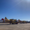 Canadair italiani intervengono contro gli incendi in Grecia. L’Ambasciatore Cutuli in visita agli equipaggi : “Confermata la tradizionale solidarietà che lega l’Italia alla Grecia e il comune impegno nell’affrontare le sfide poste dai cambiamenti climatici”