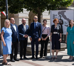 Polonia, Ambasciata d’Italia: a Varsavia “Tre viaggi, una passione”, mostra dedicata ai viaggi in Italia del Premio Nobel Marie Curie