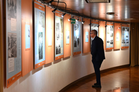 Friuli Venezia Giulia, “Malta madòns e co pous torni”: storie di emigrazione in Consiglio regionale con le poesie e le foto di Renato Appi