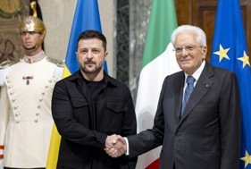 Il Capo dello Stato Mattarella ha incontrato il Presidente ucraino Zelensky. Ribadito il sostegno dell’Italia all’indipendenza e alla sovranità dell’Ucraina