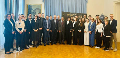 L’Ambasciatore d’Italia a Sofia, Marcello Apicella, ha ricevuto presso la Residenza un gruppo di rappresentanti dell’Associazione “Reparti delle Giovani Guardie”