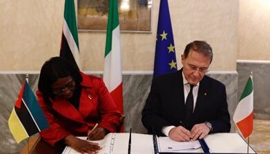 Italia-Mozambico: firmati da Cirielli e dos Santos Lucas Accordo Quadro per rafforzare la cooperazione allo sviluppo in Mozambico e Dichiarazione di intenti sulla digitalizzazione