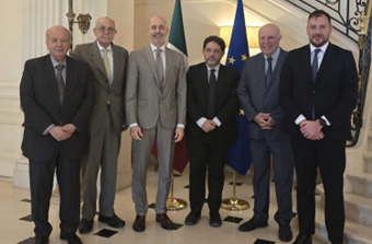 L’Ambasciatore a Buenos Aires Nicoletti incontra il CGIE Argentina: “Dialogo e collaborazione”