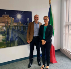 La Console Generale d’Italia a Melbourne Mauri incontra Angelo Pricolo, regista di “Signorinella- Little Miss”, documentario sulle donne italiane emigrate in Australia tra gli anni ’40 e ’60