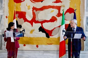 Il Ministro Antonio Tajani ha ricevuto alla Farnesina la Ministra degli Esteri canadese Anita Anand, si è parlato di collaborazione commerciale, Artico e di Gaza