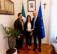 L’Ambasciatore d’Italia a Buenos Aires Fabrizio Nicoletti ha ricevuto il prof. Fabio Mavelli e la dottoressa Silvana Mariel Sirico dell’Università degli Studi di Bari Aldo Moro