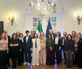 Belgio, consegnata dall’Ambasciatrice Favi l’onorificenza dell’Ordine della Stella d’Italia ad Antonella Casillo e Lucia Scoca (Associazione OperaMus)
