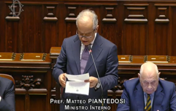 Rilascio delle carte d’identità elettroniche per cittadini Aire presso i comuni in Italia, il Ministro Piantedosi risponde nell’Aula di Montecitorio all’interrogazione del deputato Billi (Lega – ripartizione Europa)