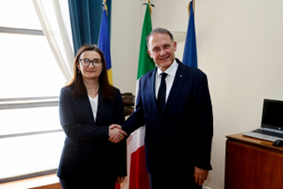 Il Vice Ministro Cirielli incontra il Vice Primo Ministro Gherasimov: sostegno al percorso europeo della Moldova e rafforzamento della cooperazione bilaterale