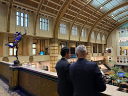 Paesi Bassi, visita dell’Ambasciatore d’Italia Massari presso lo Stock Exchange di Amsterdam