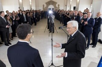 Il Presidente Mattarella ha incontrato a Praga una rappresentanza della collettività italiana: “Questa comunità ha un fondamento culturale e di comunanza di principi che la rende solida”